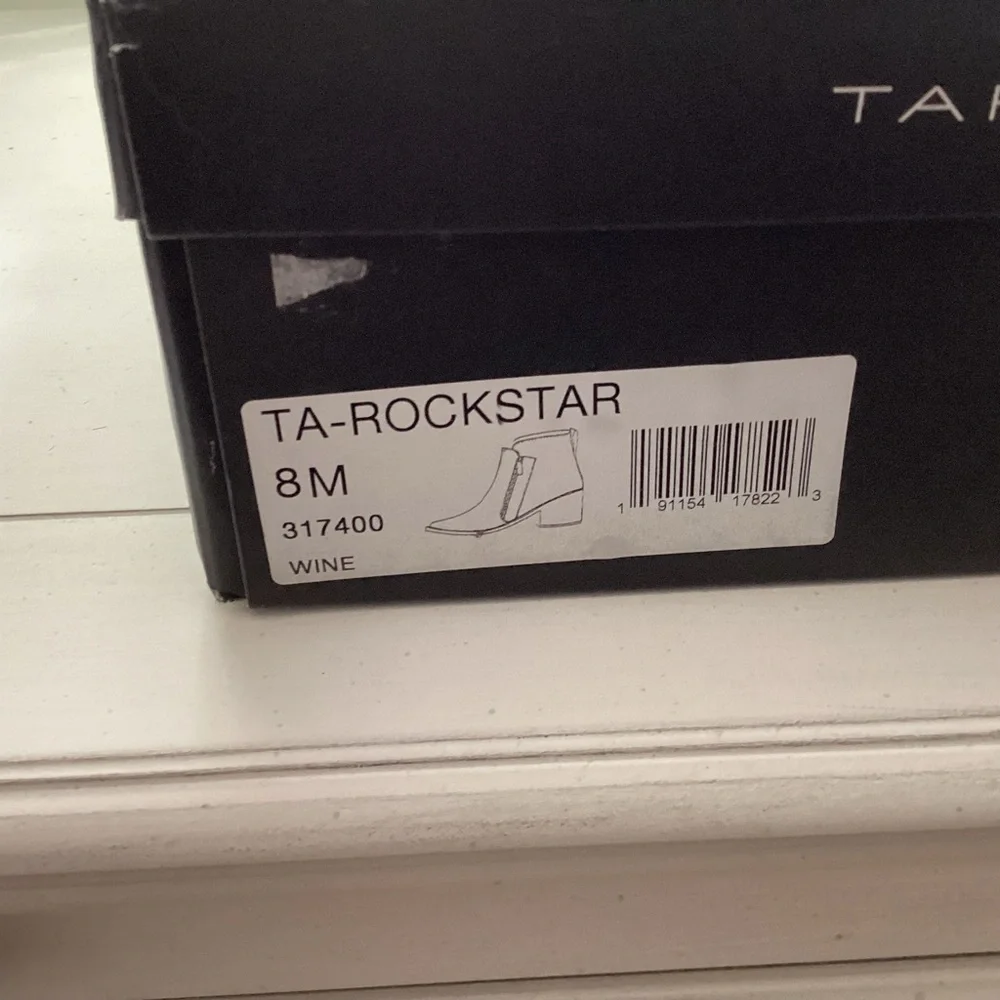 Tahari Rockstar boots NWOT Wine color, size 8 - Picture 5 of 5
